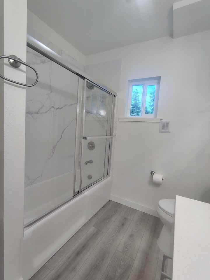 1556 6th St - Photo 6 of 20