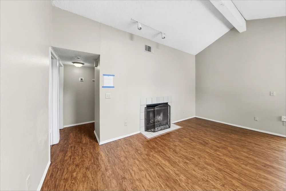 112 Cedar Rock Cir - Photo 4 of 10