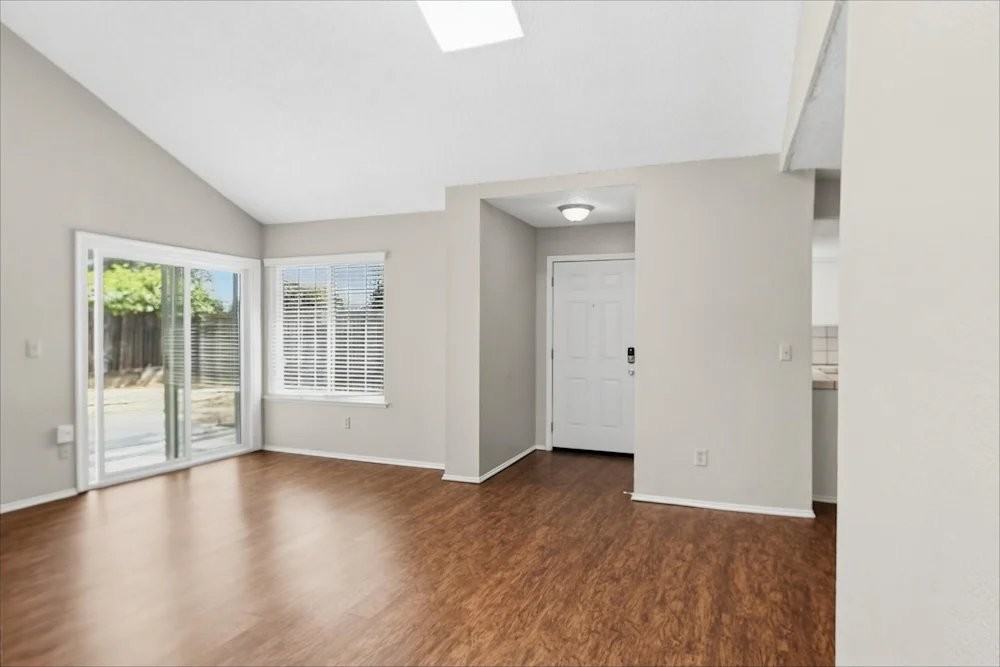 112 Cedar Rock Cir - Photo 7 of 10