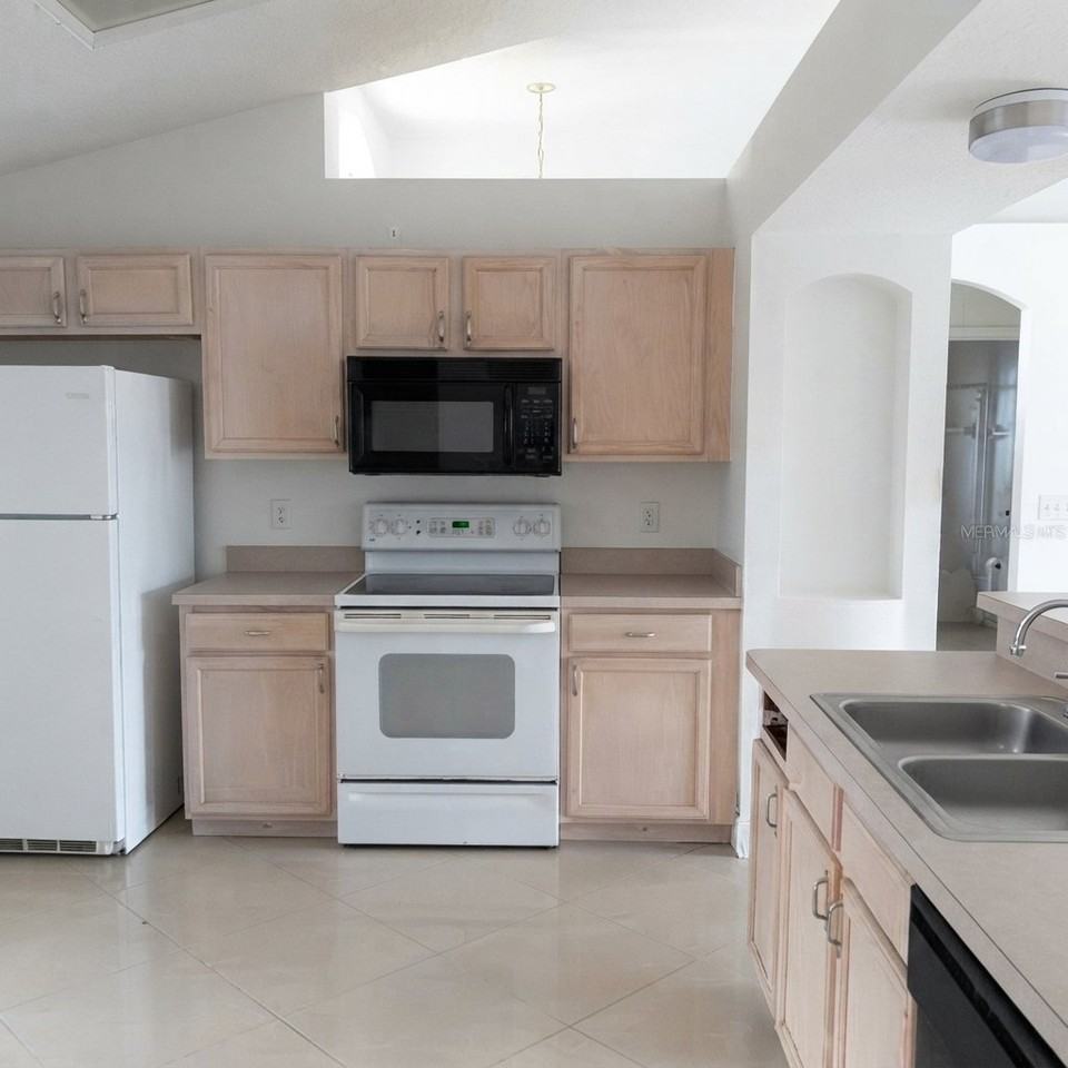 876 Mckenny Ave #2 - Photo 4 of 10