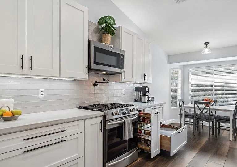 14659 W Mulberry Dr - Photo 4 of 20