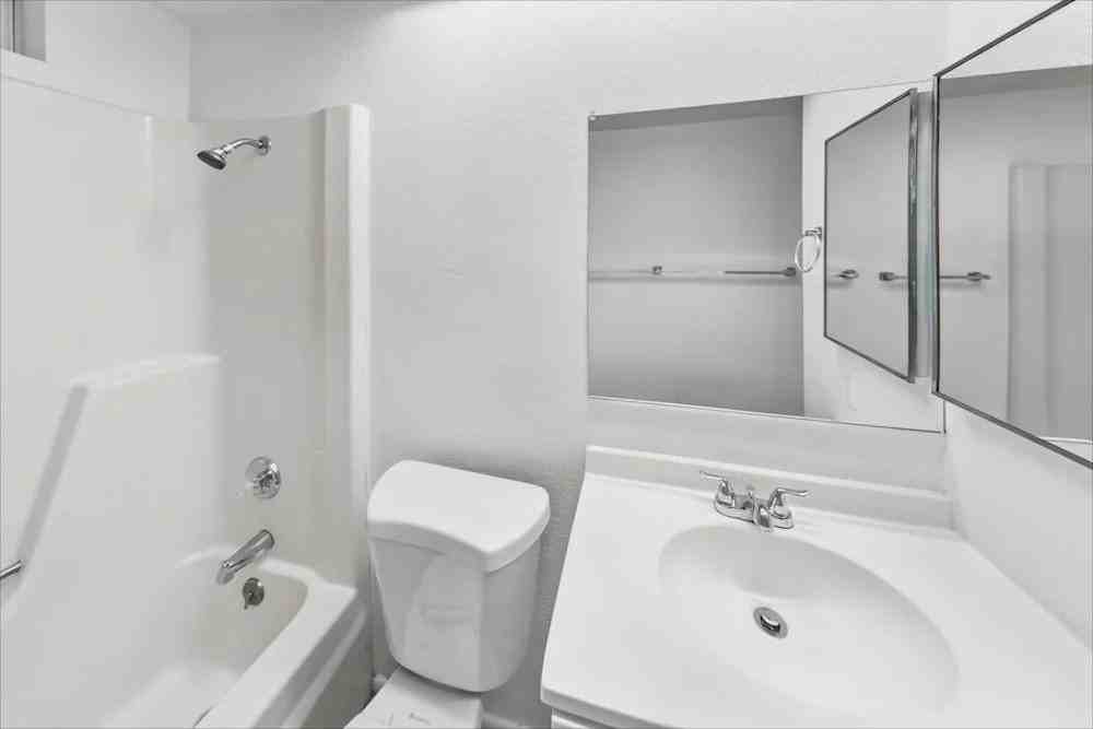 3069 N 87th Ave - Photo 2 of 14