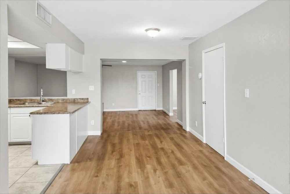 3069 N 87th Ave - Photo 7 of 14