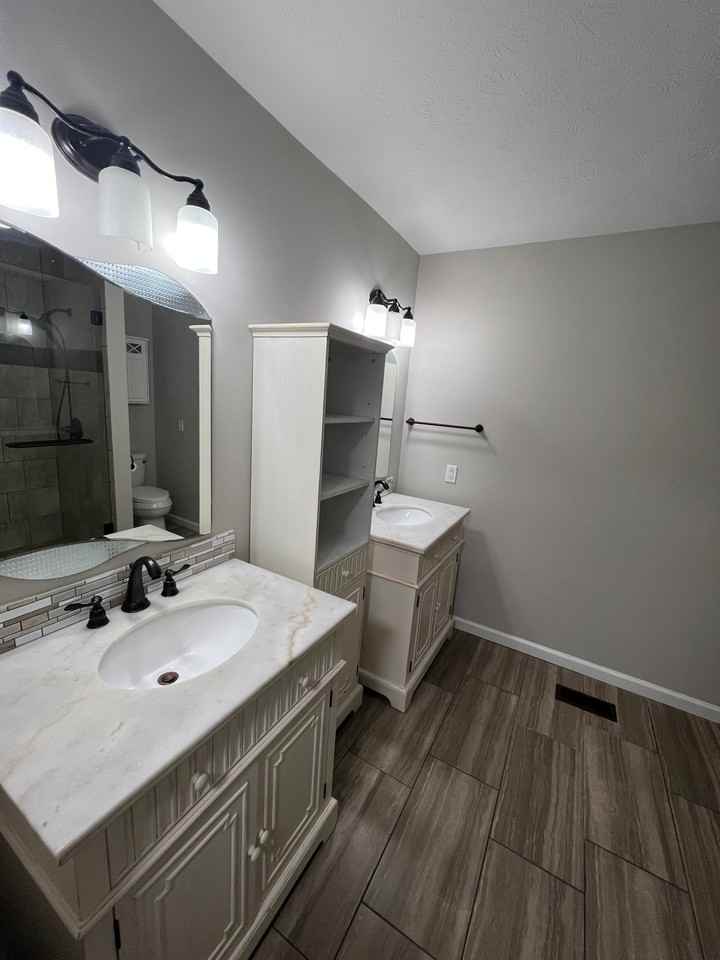 1443 Amberwood Cir - Photo 3 of 20