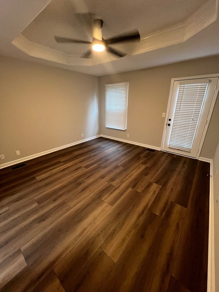 1443 Amberwood Cir - Photo 5 of 20