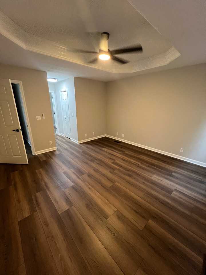 1443 Amberwood Cir - Photo 6 of 20