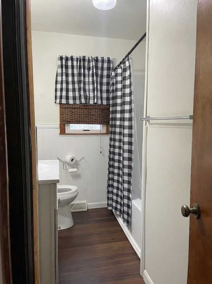1041 Westview Dr - Photo 3 of 7