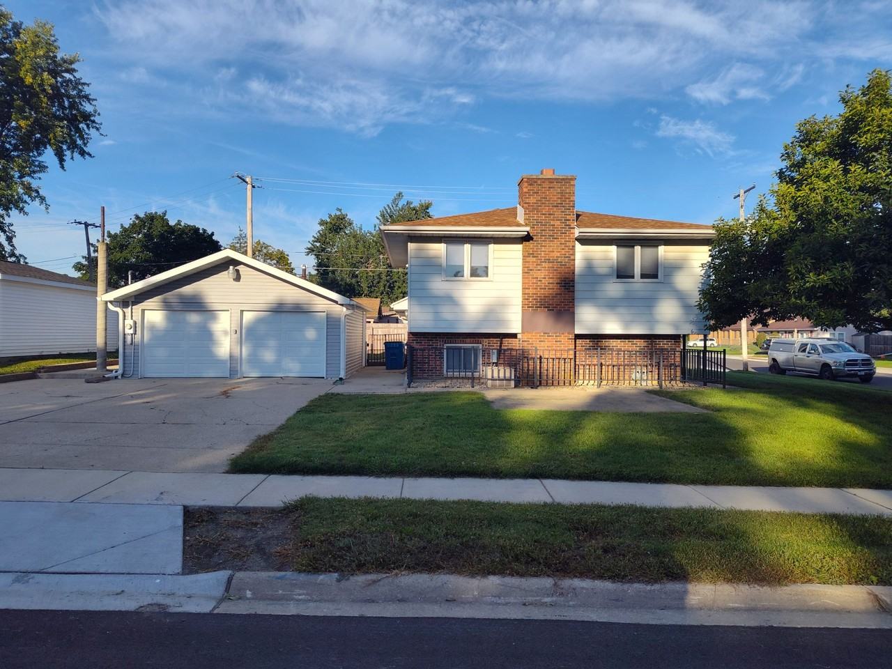 1100 Rahill Ct - Photo 3 of 23