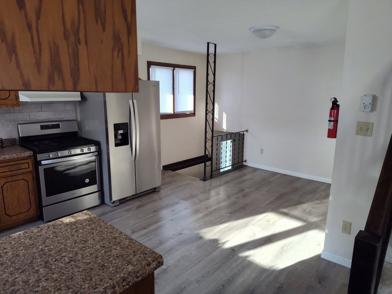 1100 Rahill Ct - Photo 4 of 23