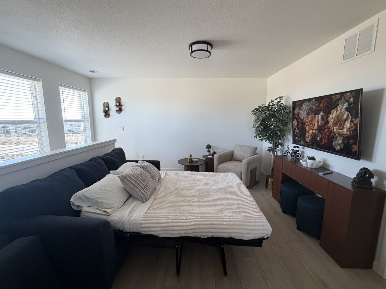 8729 Shorewood Dr - Photo 4 of 19