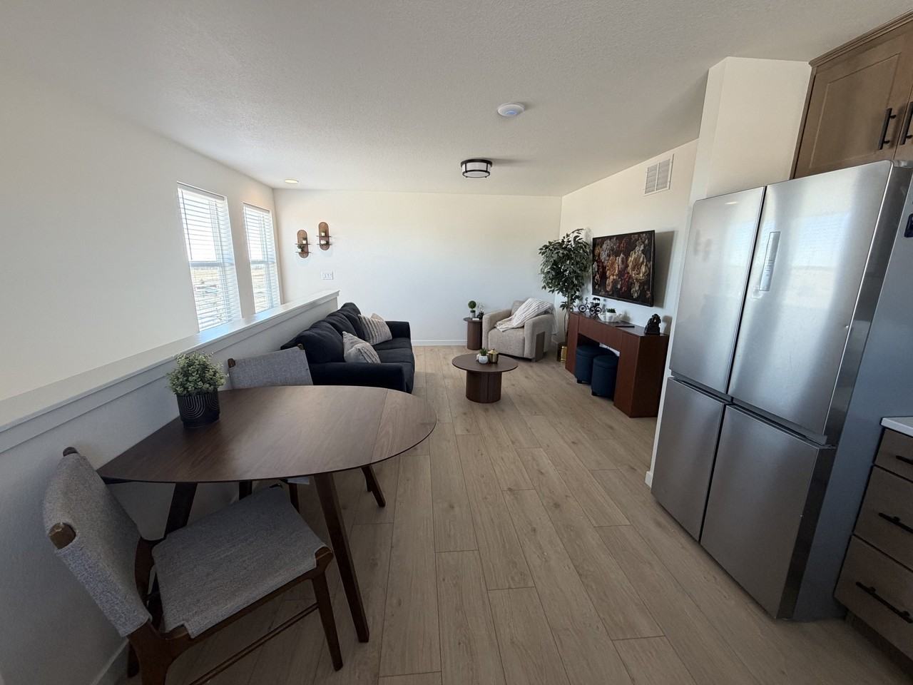 8729 Shorewood Dr - Photo 5 of 19