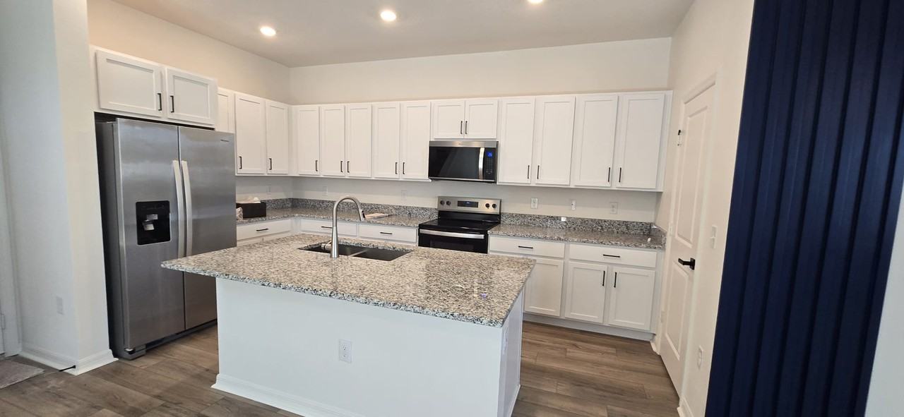 748 Overpool Ave - Photo 2 of 14