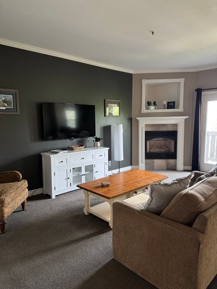 350 Fairway Dr - Photo 2 of 6