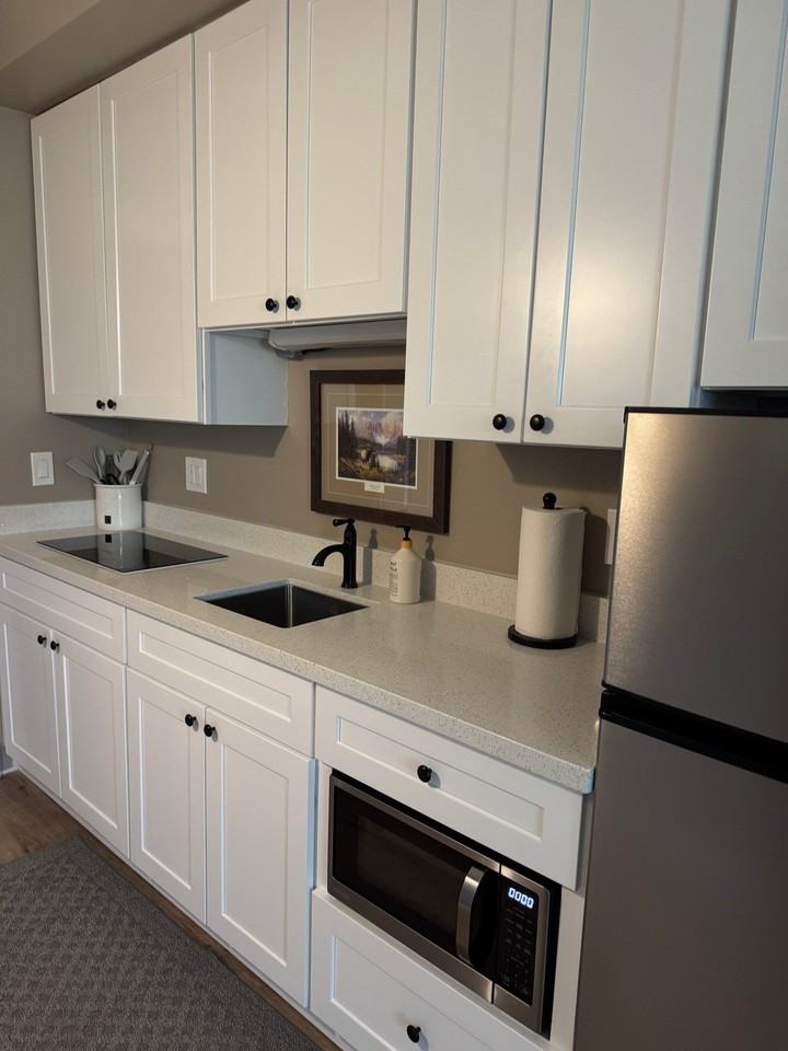 350 Fairway Dr - Photo 3 of 6