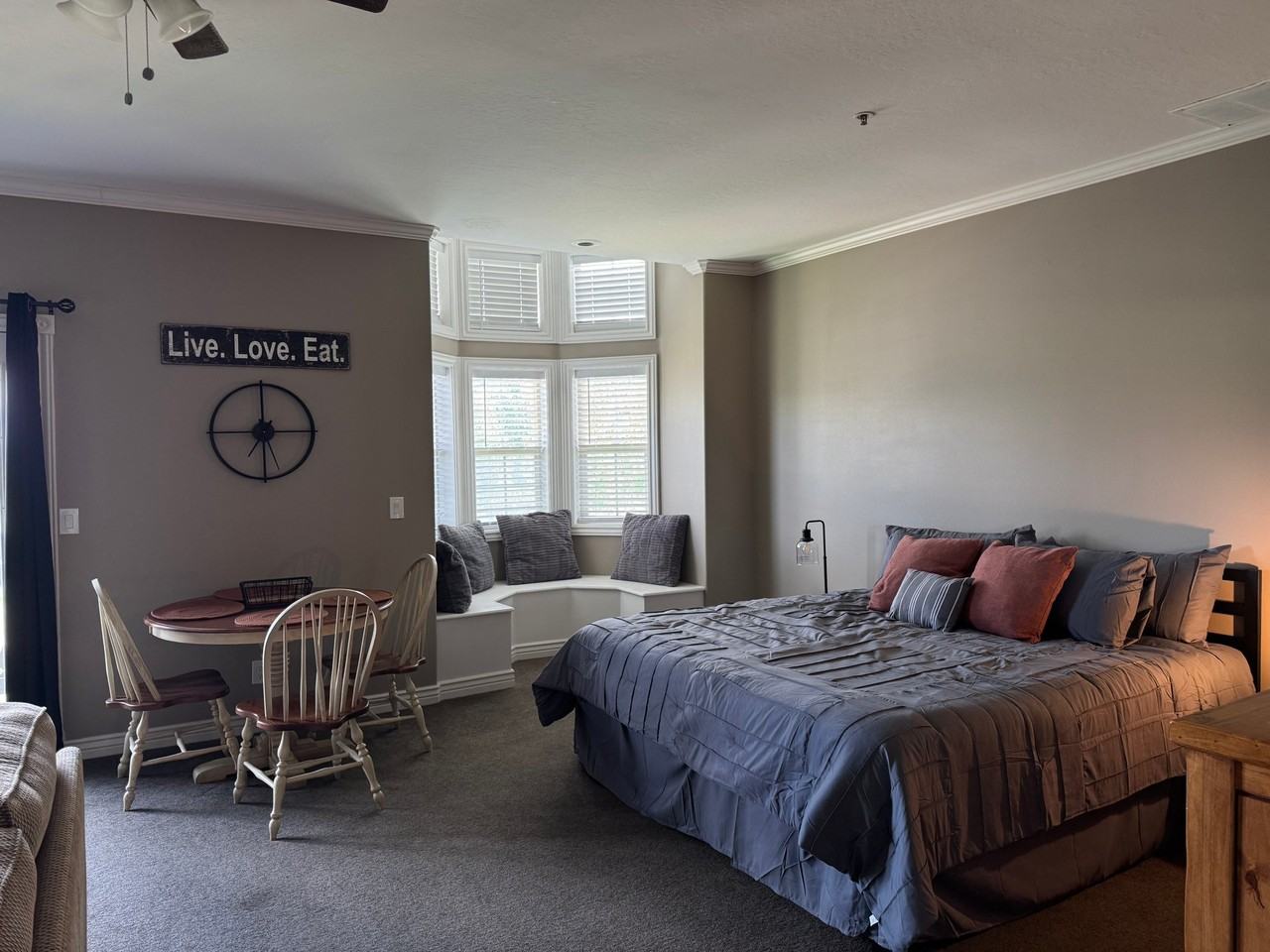 350 Fairway Dr - Photo 4 of 6