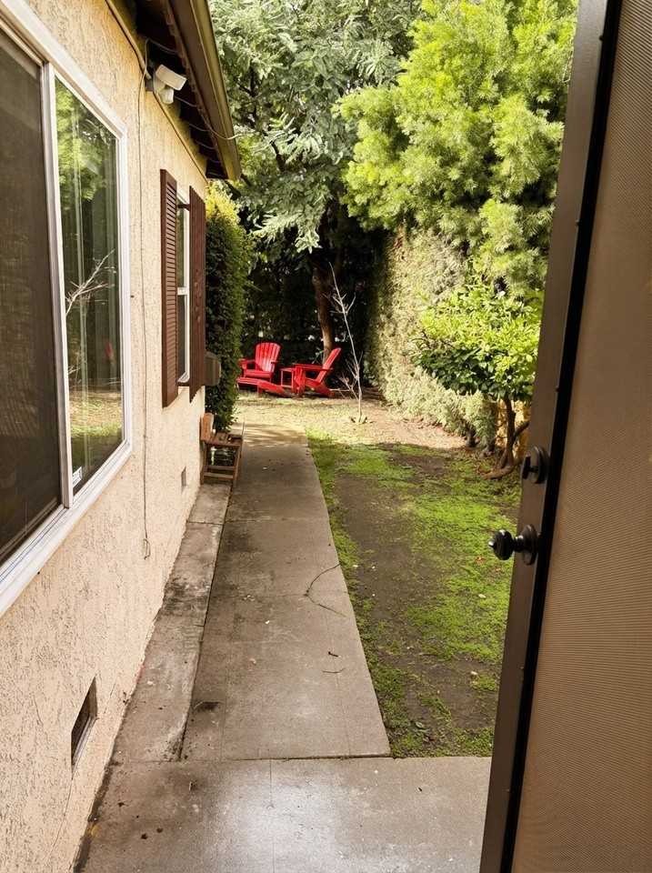 1644 S Garth Ave #NA - Photo 4 of 13