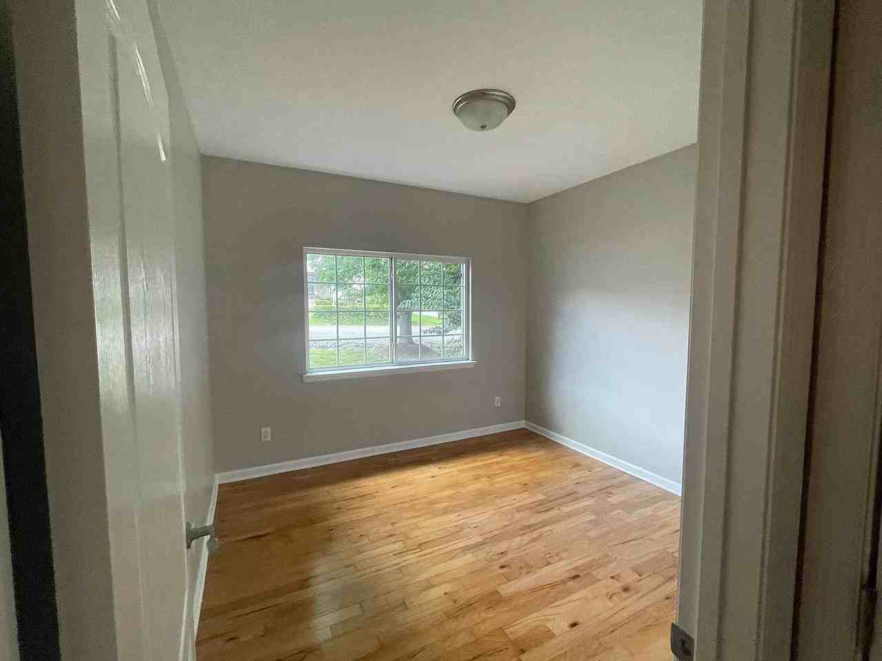9603 Scarlet Oak Ln - Photo 6 of 7