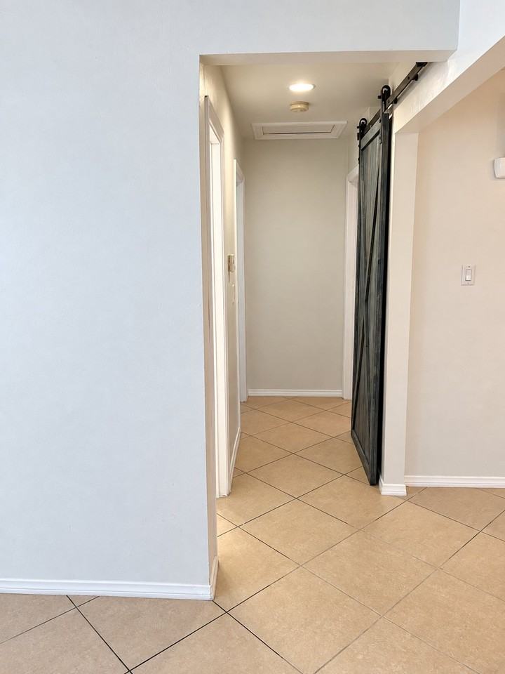 11951 Santa Rosalia St - Photo 2 of 20
