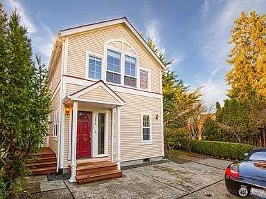 135A Marguerite Pl #4 - Photo 2 of 15