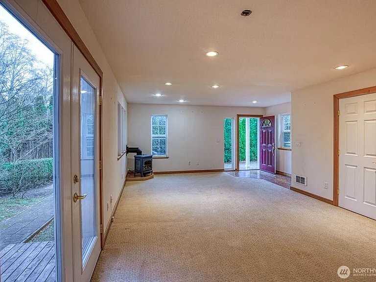 135A Marguerite Pl #4 - Photo 5 of 15