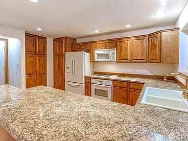 135A Marguerite Pl #4 - Photo 7 of 15