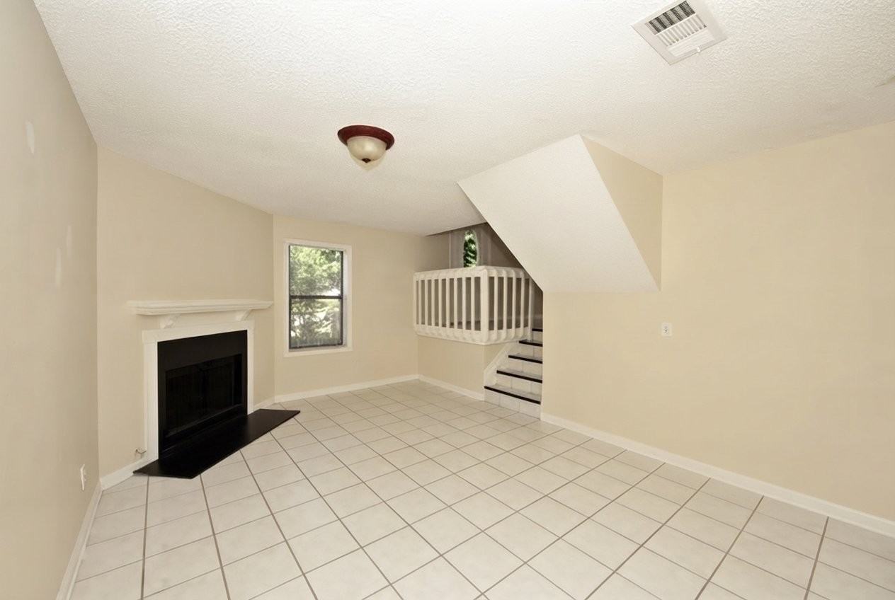 1142 Heritage Glen Dr - Photo 2 of 11