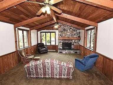 9248 Wadsworth Rd - Photo 4 of 13