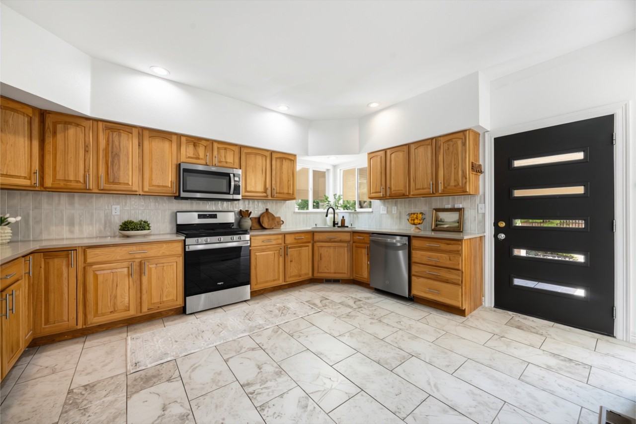 312 Mountain View Ave - Photo 4 of 16
