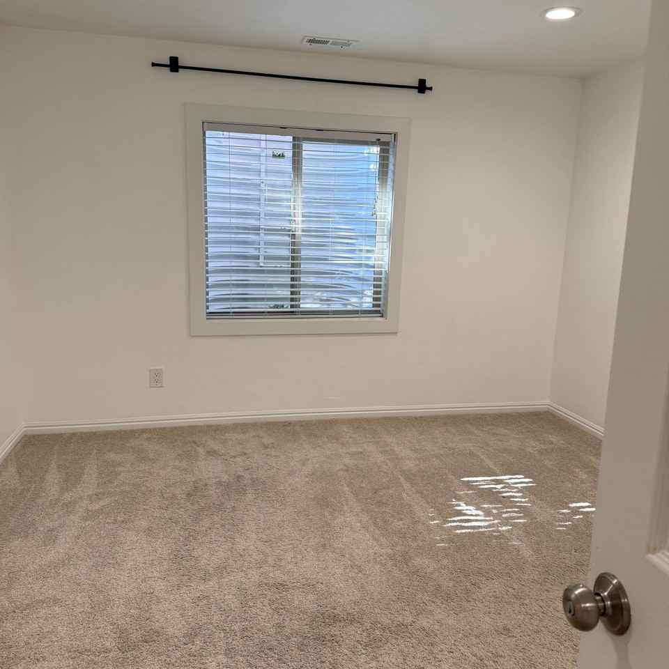 3012 S Tower Hill Way - Photo 2 of 3