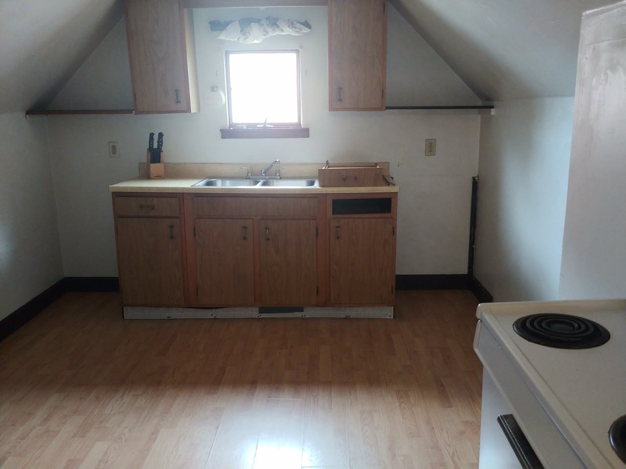 120 Custer Ave #3 - Photo 3 of 5
