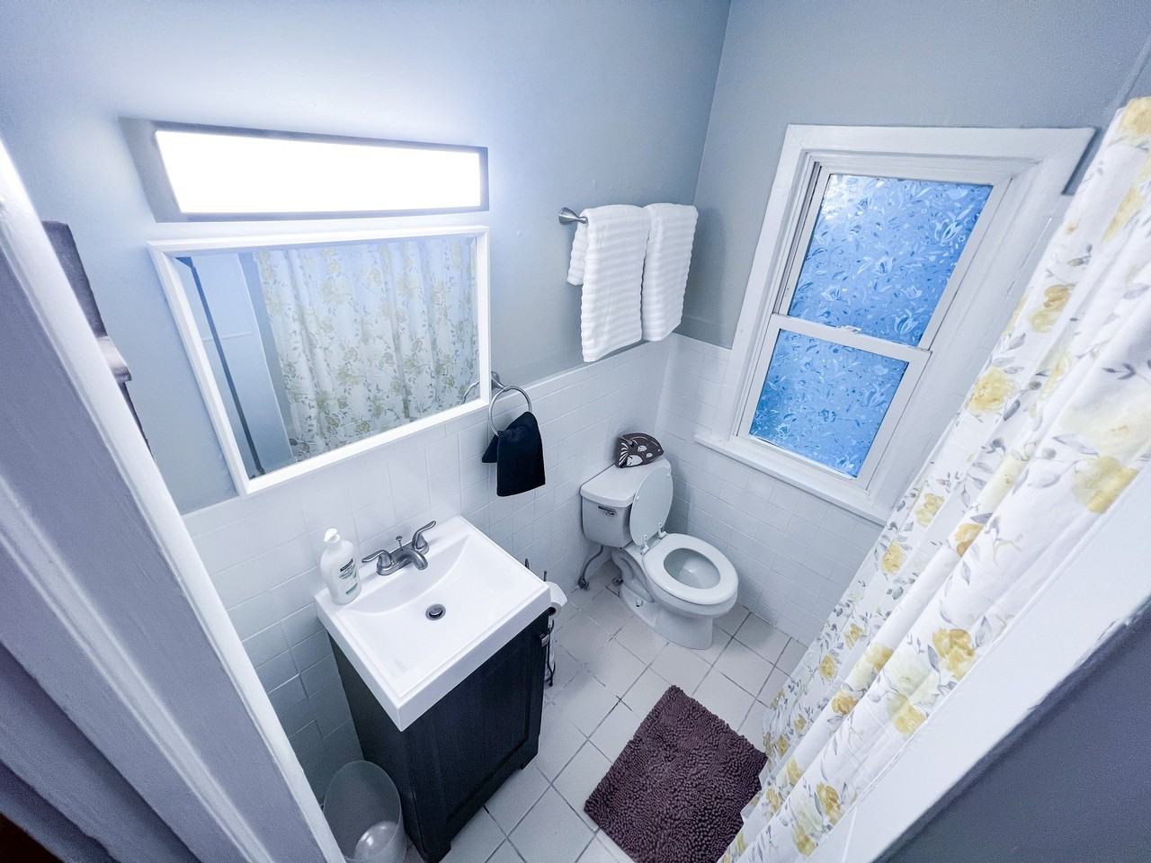 17 E Connecticut Ave #2ndFL - Photo 2 of 14