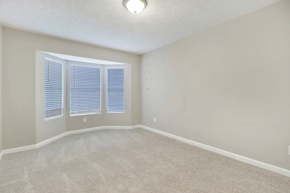 2060 Claude St Nw - Photo 4 of 10