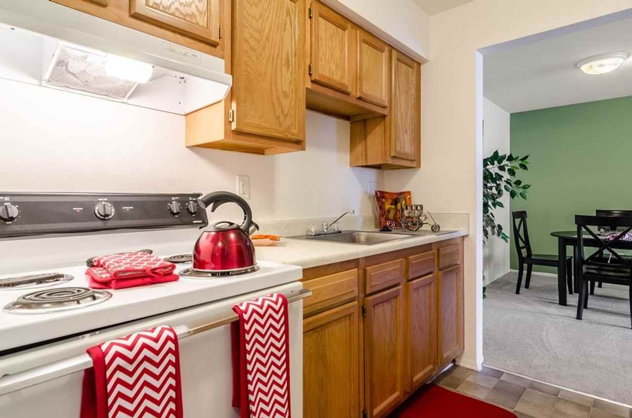 370 W Hopkins Ave - Photo 6 of 50
