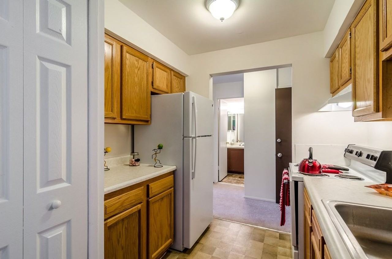 370 W Hopkins Ave - Photo 7 of 50
