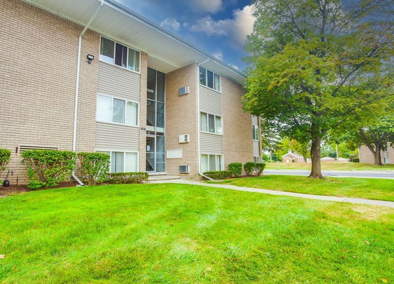 31680 Cowan Rd - Photo 2 of 24