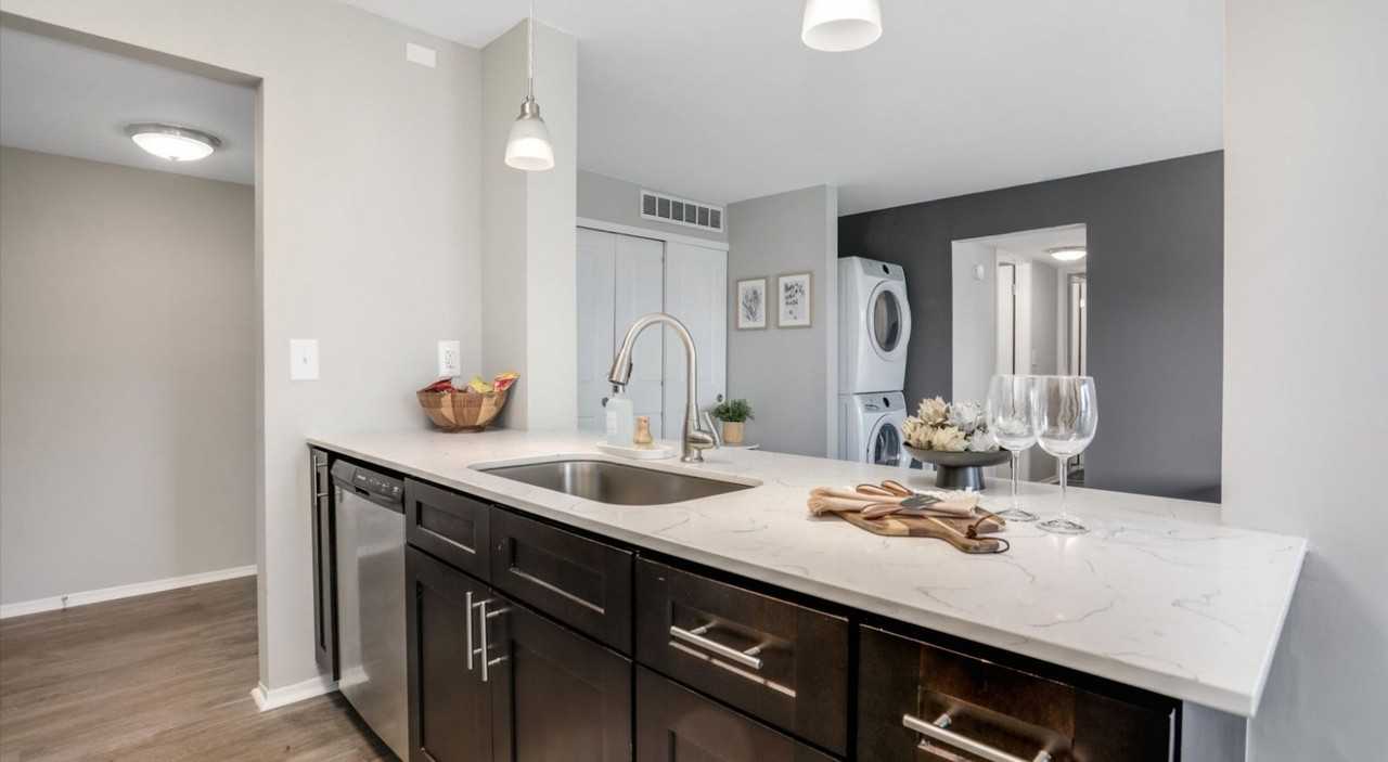27517 Gateway Dr E - Photo 4 of 50