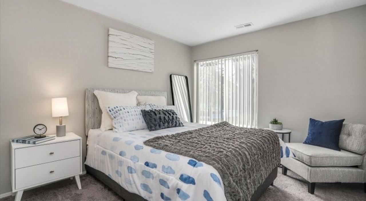 27517 Gateway Dr E - Photo 5 of 50