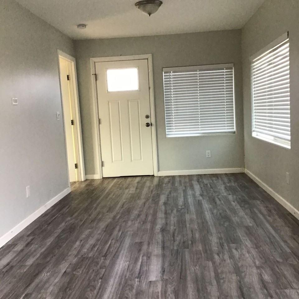 37 Laurel Ave - Photo 2 of 6