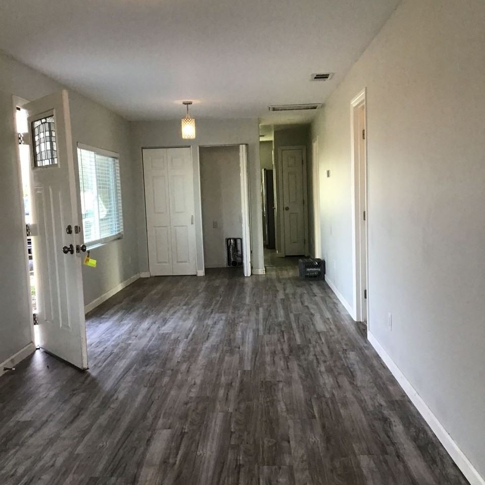 37 Laurel Ave - Photo 3 of 6