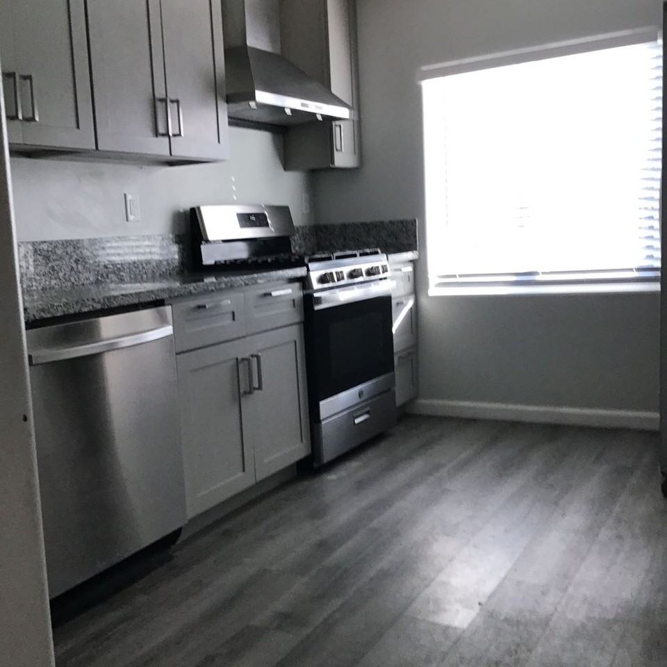 37 Laurel Ave - Photo 4 of 6