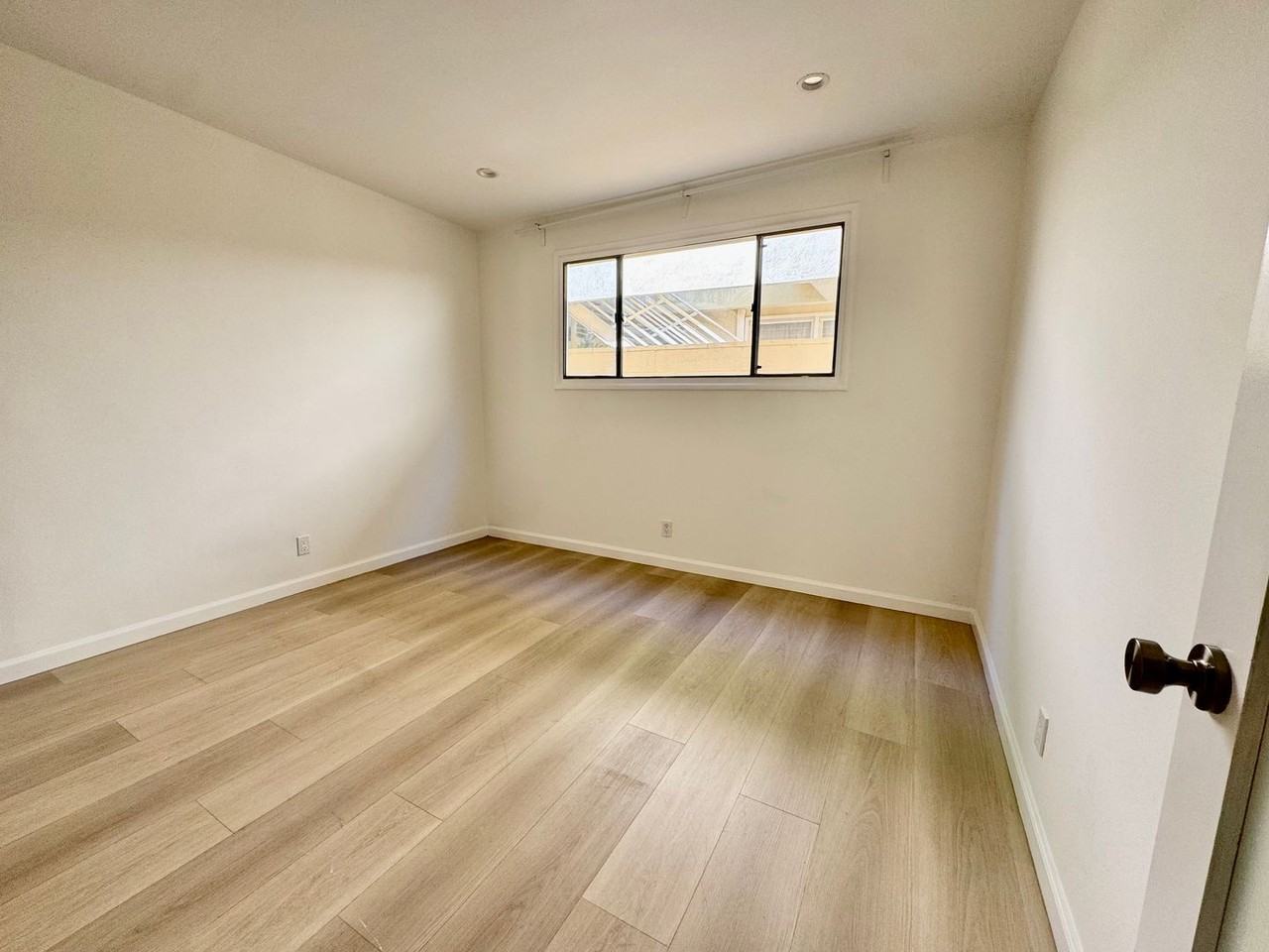337 S Rexford Dr #3 - Photo 6 of 6