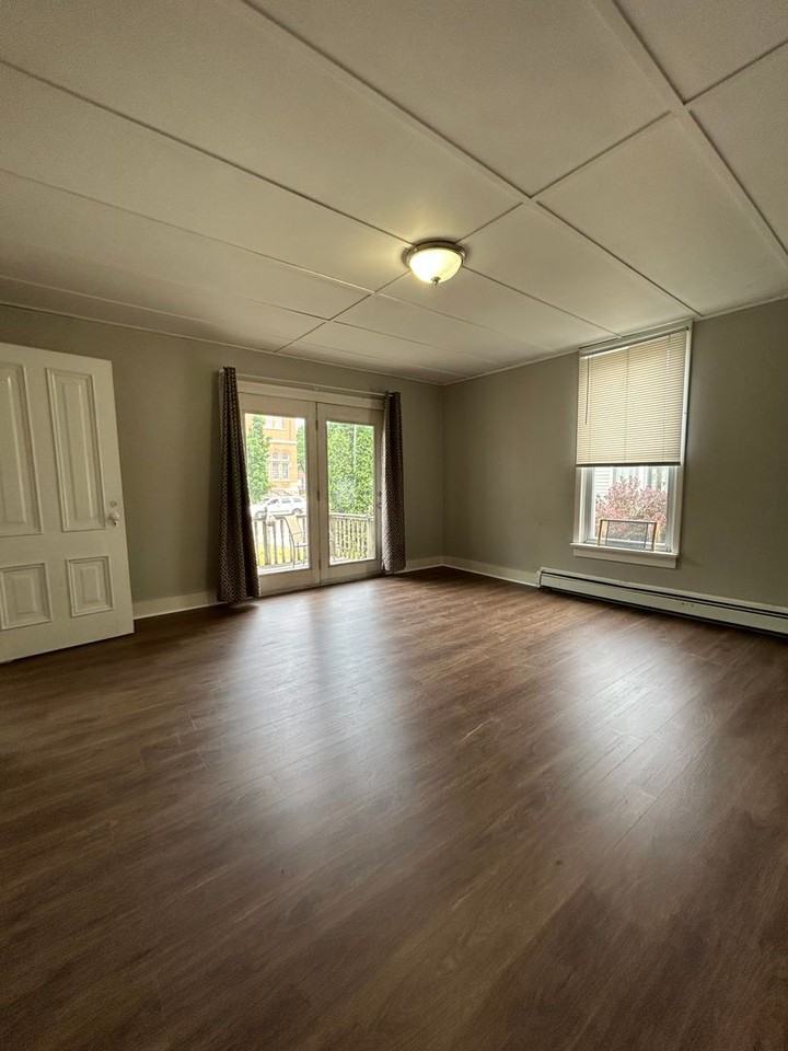 409 West Ave S - Photo 2 of 15