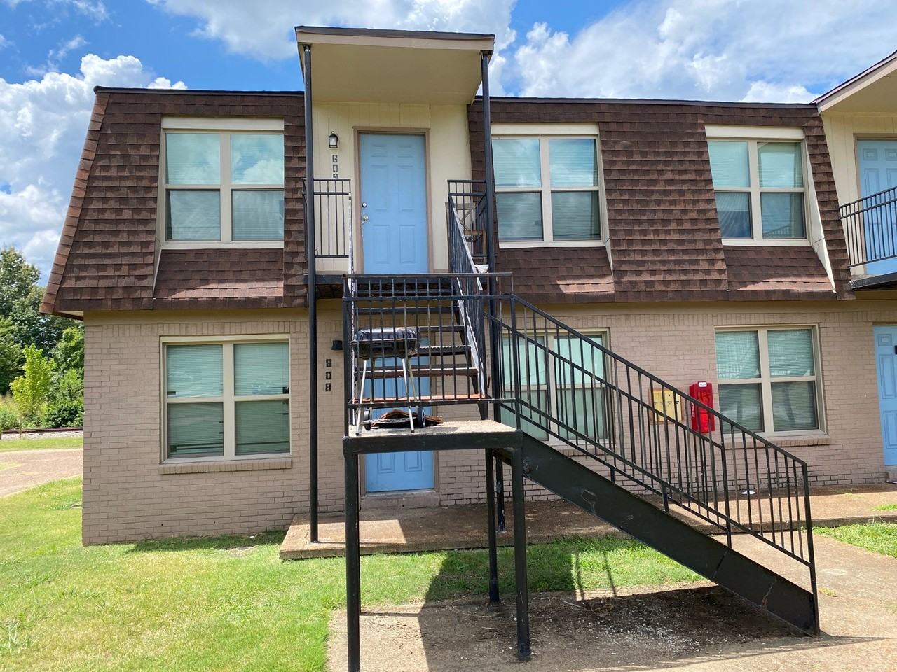 1160 Hollywood Drive #609