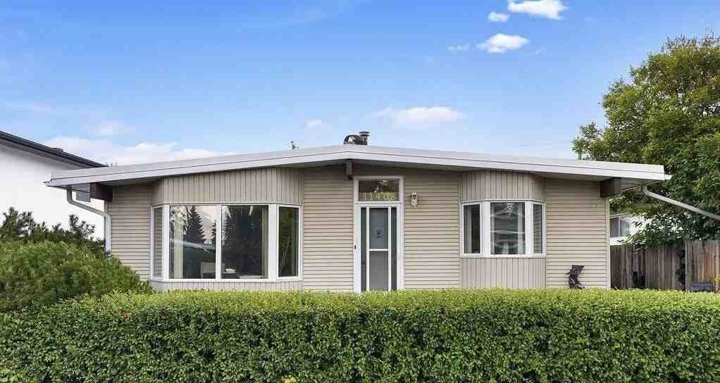 11408 53 Ave Nw - Photo 4 of 10