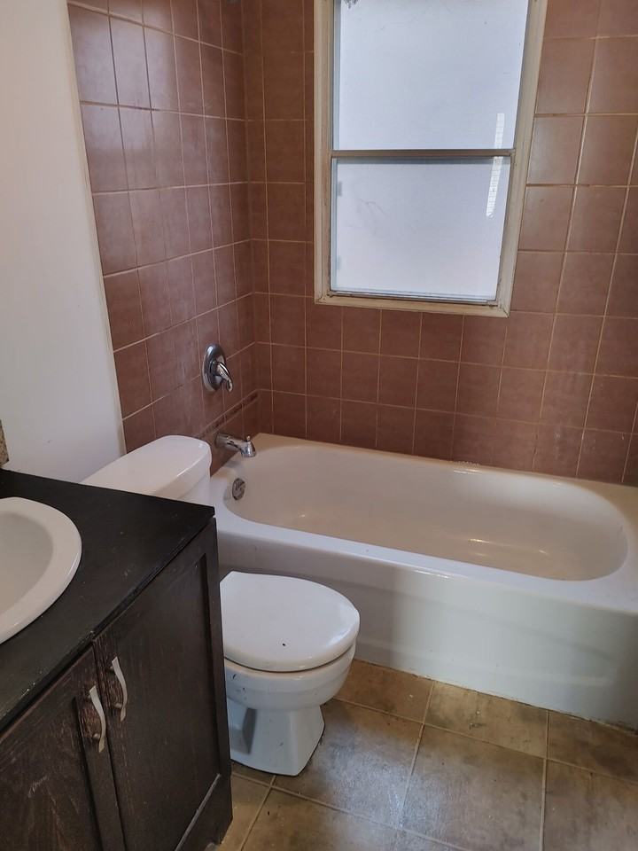 11315 106 St Nw - Photo 6 of 10