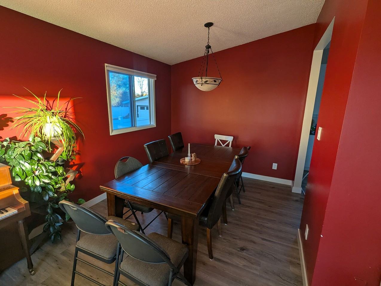 8701 95 Ave - Photo 3 of 9