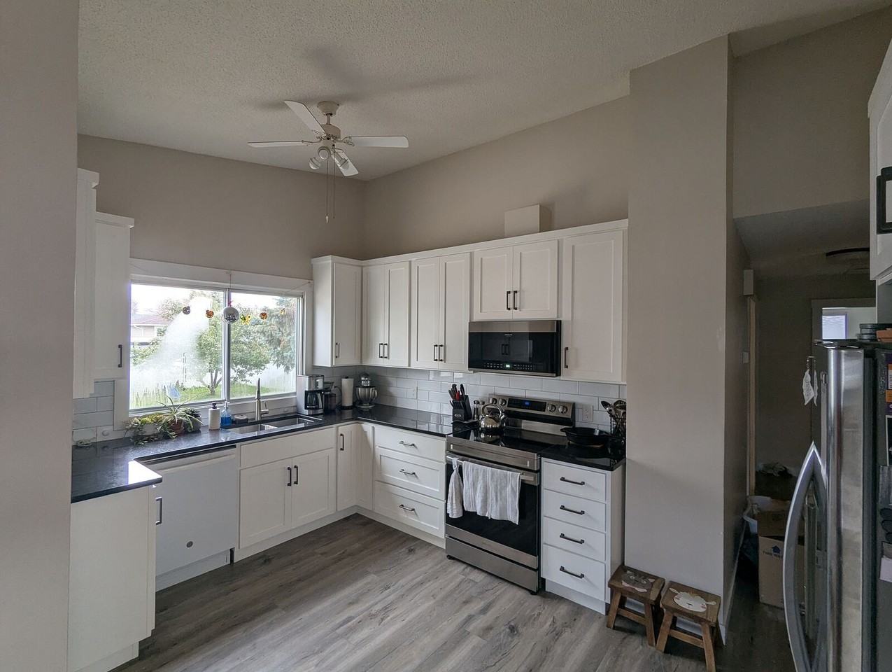 8701 95 Ave - Photo 4 of 9