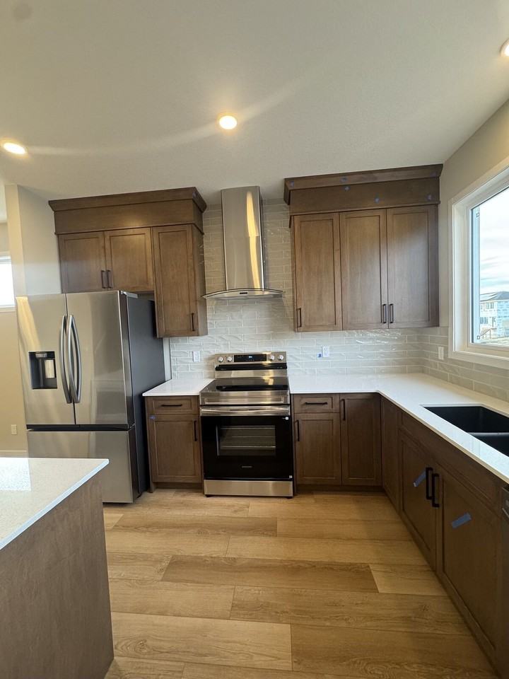 3399 41 St Se - Photo 2 of 11