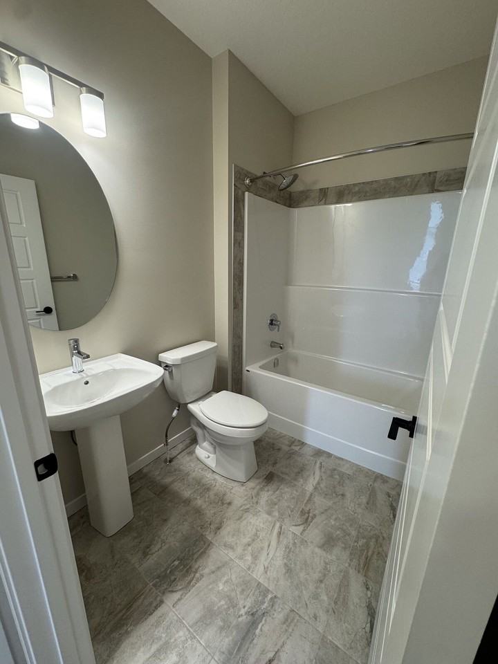 3399 41 St Se - Photo 6 of 11