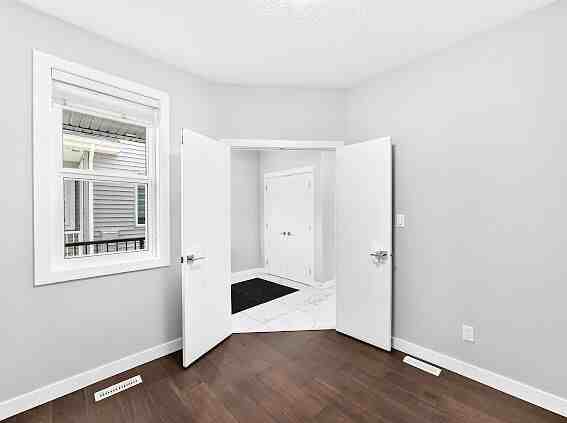 3519 46 Ave - Photo 7 of 20